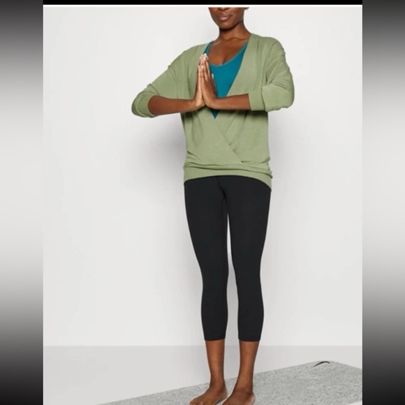 ATHLETA EUCALYPTUS OLIVE PURANA V-NECK WRAP SWEATSHIRT SWEATER 
Size Large - Picture 5 of 12